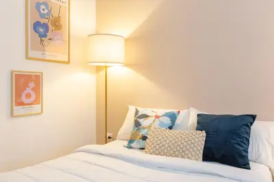 Letto o letti in una camera di Fleming Ospedale 300Mt Wifi Aria condizionata Free parking