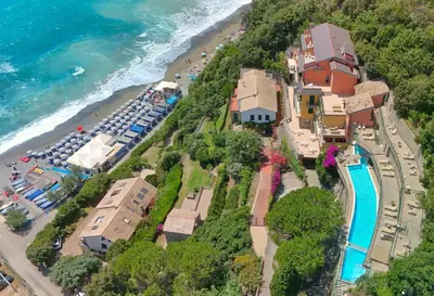 Piscina di Hotel Leopold o nelle vicinanze