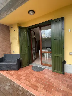 Area soggiorno di HōM - Appartamento fino a 7 posti letto comodo al centro storico, al casello A1 e alla Stazione AV