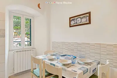 Planimetria di L'Antica Piazzetta, Terre Marine