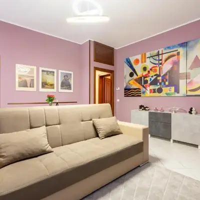 GuestHost - Parma Station Colorful Apartment with Balcony x5