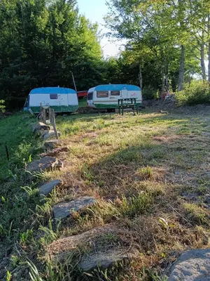 Paesaggio naturale nelle vicinanze del campeggio