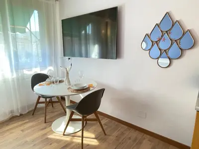 TV o dispositivi per l'intrattenimento presso JOIVY Ferraretto cosy studio for 2 in Rapallo