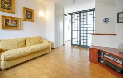 Area soggiorno di 3 Bedroom Nice Home In Tavarone