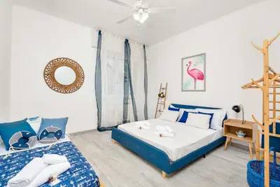 Letto o letti in una camera di Cosy Corner Apartment with Terrace