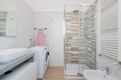 Bagno di Università & Strada Nuova - Lovely Suite Scaldasole