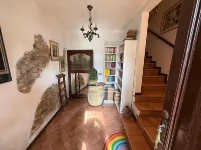 Biblioteca nell'appartamento