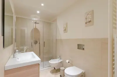 Bagno di JOIVY Bright 2BR flat with Parking in Rapallo Centre