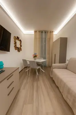 Area soggiorno di WELCOME RIVIERA-MAZZINI 30- Bagno e arredamenti nuovi- Centralissimo a 100 m dalle spiaggie-Parcheggio a 15 euro al giorno, da prenotare