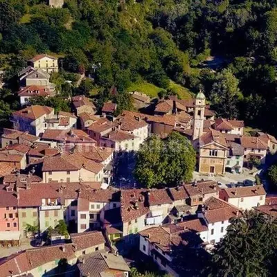 Vista generica su Garbagna o vista sulla città dall'interno della casa vacanze