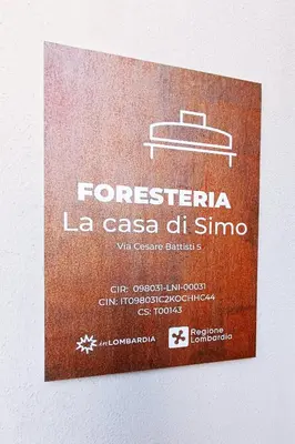 Certificato, attestato, insegna o altro documento esposto da La casa di Simo