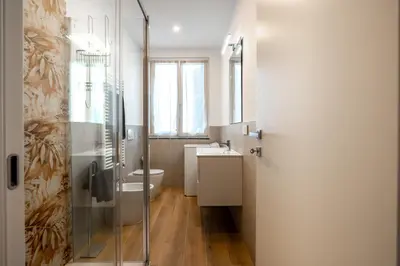 Bagno di elegante casa centrale