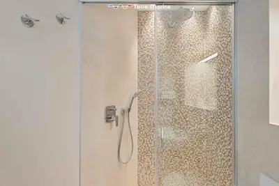 Bagno di Ambra, Terre Marine