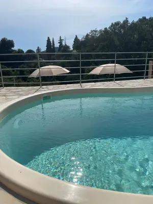 Piscina di Livin' Rooms o nelle vicinanze