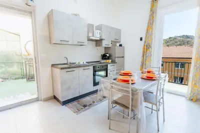 Cucina o angolo cottura di Relax Ligure-5 min from the sea-Wifi-parking