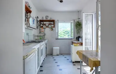 Cucina o angolo cottura di 2 Bedroom Nice Apartment In Moneglia
