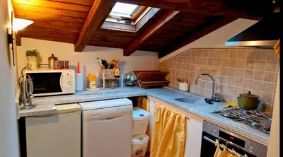 Cucina o angolo cottura di La loggia sulle Apuane