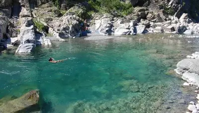 Paesaggio naturale nelle vicinanze della villa