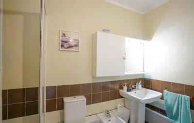 Bagno di 2 Bedroom Lovely Apartment In Lavagna