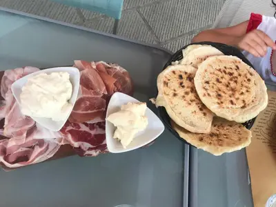 Cibo presso l'appartamento o nelle vicinanze