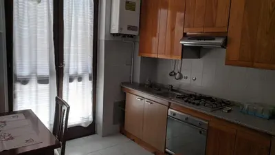 Cucina o angolo cottura di uno spazio luminoso e tranquillo vicino Milano