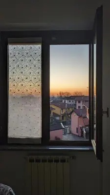 Vista generica sul mare o vista sul mare dall'interno della stanza in casa privata
