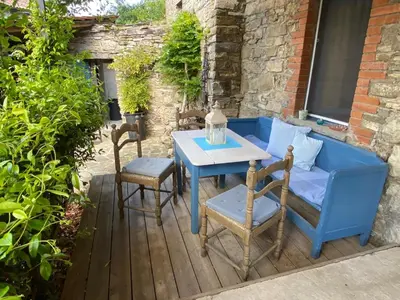 Patio o area all'aperto di Momo 1741 - 4BR Historic stone house in the Apennines