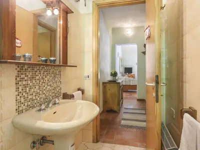 Bagno di Holiday Home Al Faggio - GLL120 by Interhome