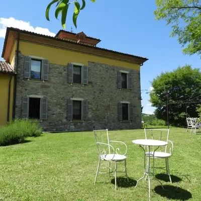 Pietra Corva - Monticello Apartments