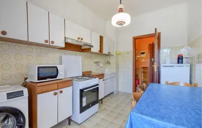 Cucina o angolo cottura di Stunning Apartment In Rapallo With Wifi