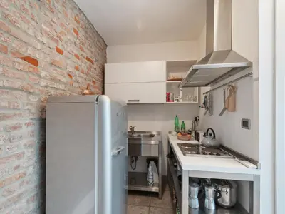 Cucina o angolo cottura di Quaint Mansion in Stagno Lombardo with Garden