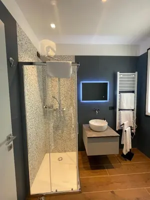 Bagno di 3B Big Black Building