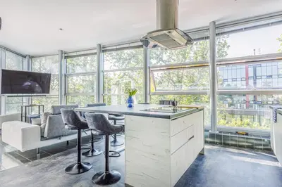 TV o dispositivi per l'intrattenimento presso Comics & Cars - Themed Penthouse in Motor Valley