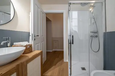 Bagno di Borgo delle Botteghe Luxury Suites