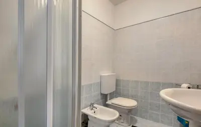 Bagno di Lovely Apartment In Moneglia With Wifi