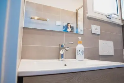 Bagno di BnBina3 a due passi dal mare