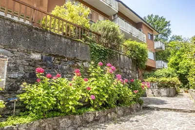 Giardino di La Casa nel Verde - Box auto e Wi-Fi