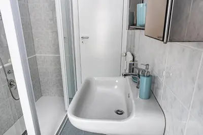 Bagno di Seagulls, Elegance and Freedom