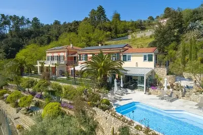 Piscina di Villa Amaranta - mytouristhome o nelle vicinanze