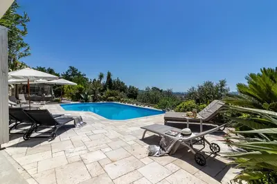 Piscina di Villa Amaranta - mytouristhome o nelle vicinanze