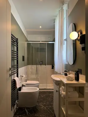 Bagno di Foresteria 33