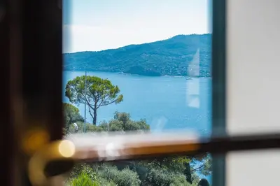 Paesaggio naturale nelle vicinanze della villa