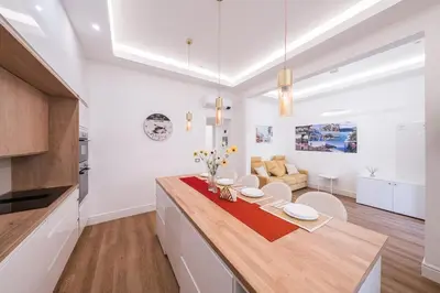 Cucina o angolo cottura di PARCHEGGIO PRIVATO 15 minuti a piedi dalla stazione di Migliarina