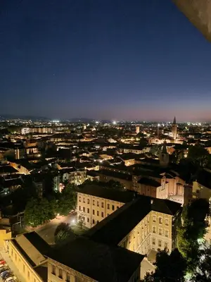 Vista generica su Piacenza o vista sulla città dall'interno dell'affittacamere