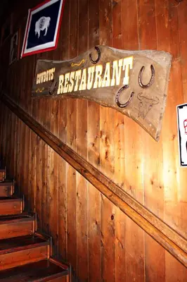 Certificato, attestato, insegna o altro documento esposto da Cowboys Guest Ranch