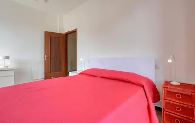 Letto o letti in una camera di 2 Bedroom Beautiful Apartment In Moneglia