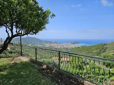 Paesaggio naturale nelle vicinanze della villa
