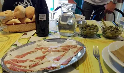 Cibo presso l'agriturismo o nelle vicinanze