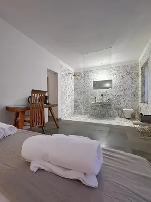 Bagno di Arazzo Apartments