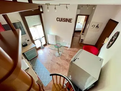 Cucina o angolo cottura di Soliera 105 - Appartamento su due livelli in zona tranquilla